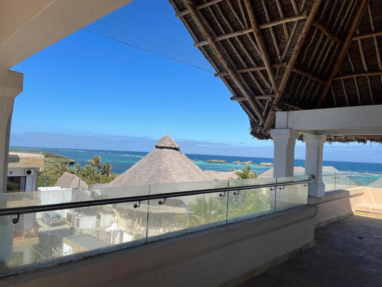 Mawe Zuri Resort Watamu Exterior photo
